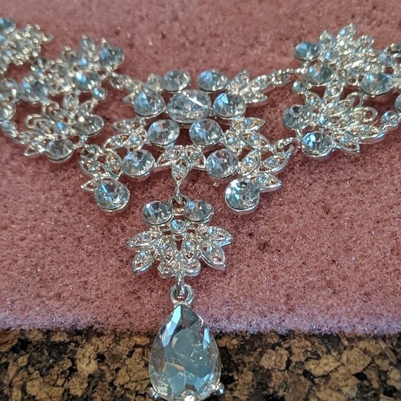 Necklace - Picture 2 of 3